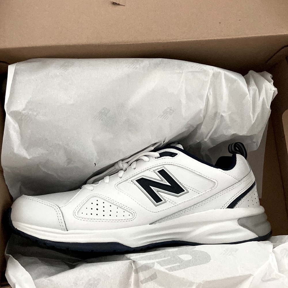 New Balance 623